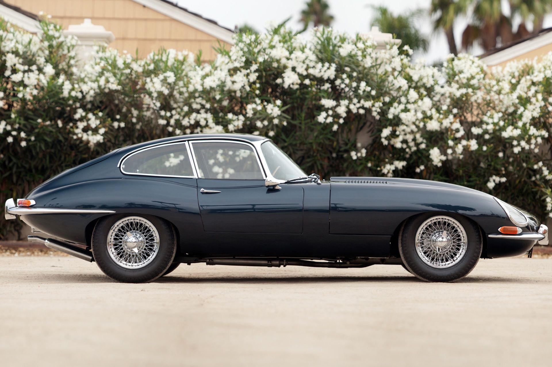 WHICH TYRES DO I NEED FOR A JAGUAR E-TYPE SERIES 1 OR 1.5?